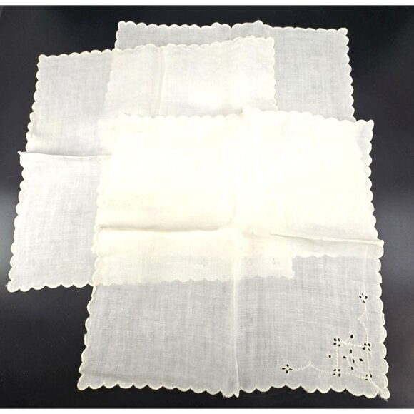 Vintage Cream Embroidered Linen Napkins With Scalloped Edges Set of 4 JJ3965 - Picture 5 of 5